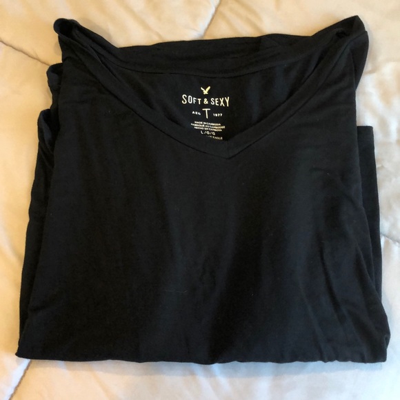 Soft and sexy slowly black crew neck. - Picture 1 of 2
